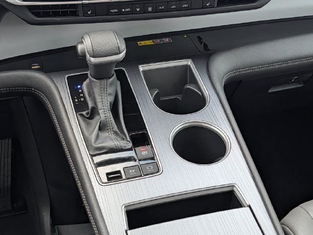 Certified 2026 Toyota Sienna XLE FWD image 14