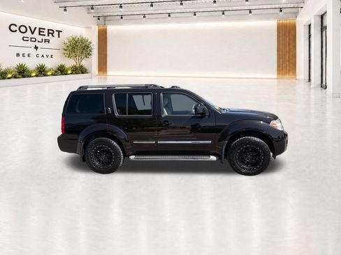 Used 2012 Nissan Pathfinder LE RWD image 13