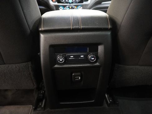 Used 2020 Chevrolet Traverse LT w/ Driver Confidence II Package AWD/4WD image 31