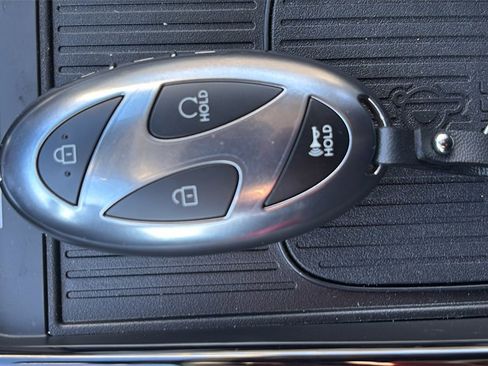 Certified 2025 Hyundai Tucson Limited image 22