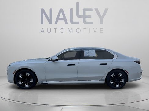 Used 2023 BMW i7 xDrive60 AWD/4WD image 2