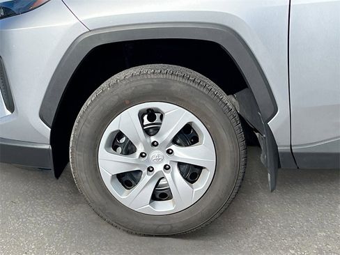 Used 2024 Toyota RAV4 LE image 29