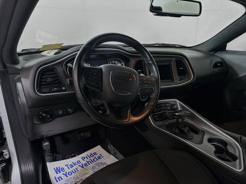 Used 2022 Dodge Challenger GT image 9