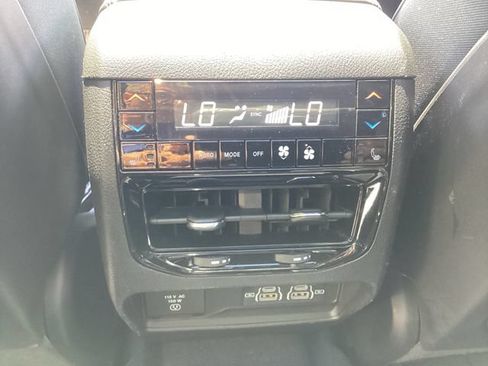 Used 2023 Jeep Grand Cherokee L Summit w/ Luxury Tech Group V AWD/4WD image 23