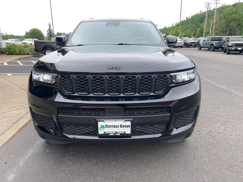 Used 2023 Jeep Grand Cherokee L Laredo AWD/4WD image 4