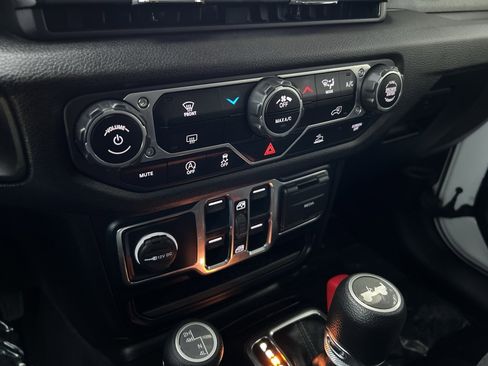 Used 2024 Jeep Wrangler Sport S image 21