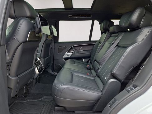 Used 2024 Land Rover Range Rover Long Wheelbase Autobiography AWD/4WD image 12