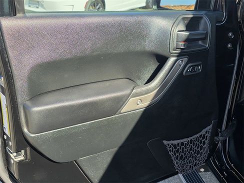 Used 2018 Jeep Wrangler Sport image 14