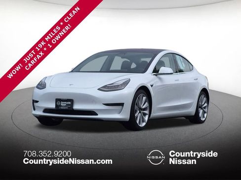 Used 2018 Tesla Model 3 Mid Range RWD image 1
