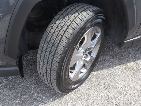 Used 2025 Toyota RAV4 XLE FWD image 16