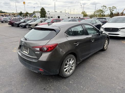 Used 2016 MAZDA MAZDA3 i Touring w/ Popular Equipment Package image 3