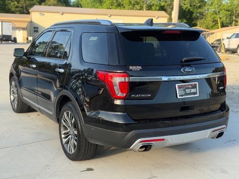 Used 2017 Ford Explorer Platinum image 8