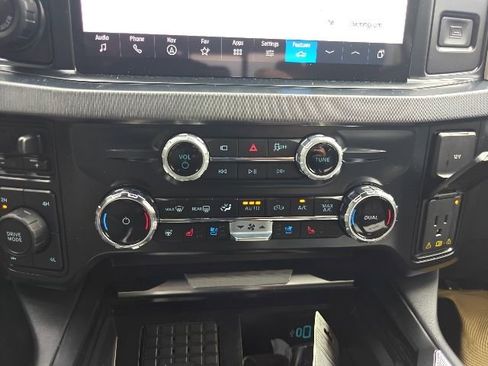 Used 2025 Ford F250 Platinum image 14