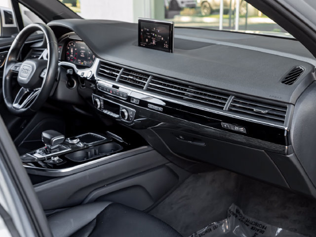Used 2019 Audi Q7 3.0T Prestige AWD/4WD image 46