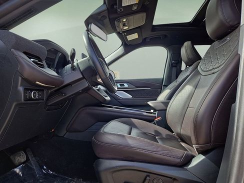 Used 2025 Ford Explorer Platinum w/ LUX Leather Package image 22