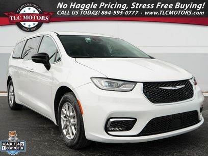 Used 2024 Chrysler Pacifica Touring-L