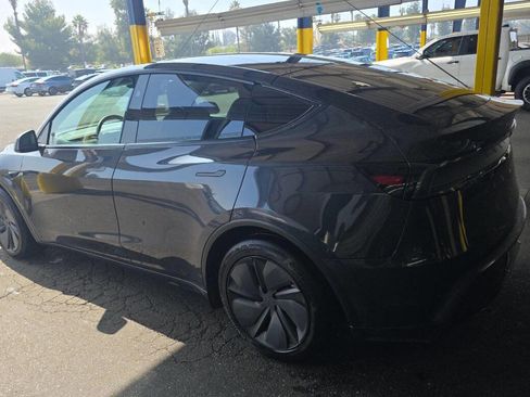 Used 2026 Tesla Model Y Long Range AWD/4WD image 5