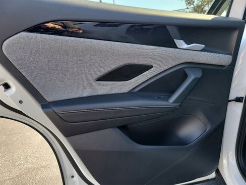 Used 2025 Volkswagen Tiguan S image 11