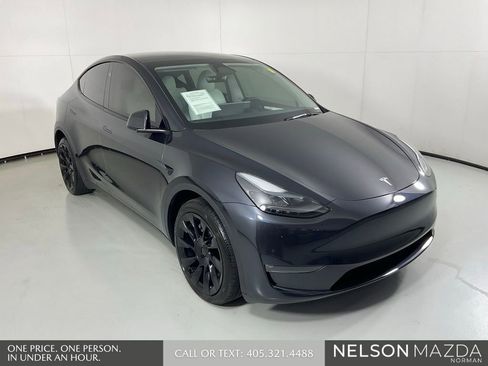 Used 2025 Tesla Model Y Long Range image 4