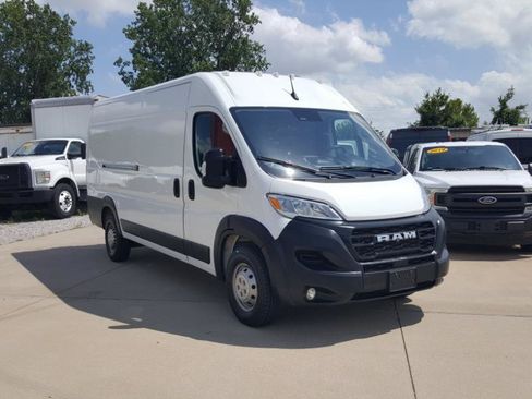 Used 2023 RAM ProMaster 3500 w/ Driver Convenience Group FWD image 5