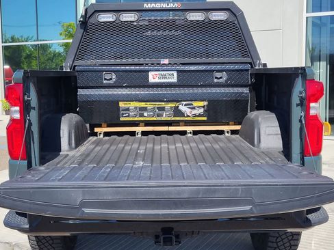 Used 2025 Chevrolet Silverado 1500 ZR2 w/ Technology Package AWD/4WD image 30