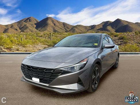 Used 2023 Hyundai Elantra SEL w/ Convenience Package FWD image 2
