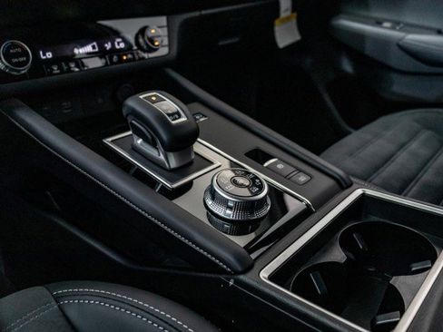 New 2025 Mitsubishi Outlander SE image 14