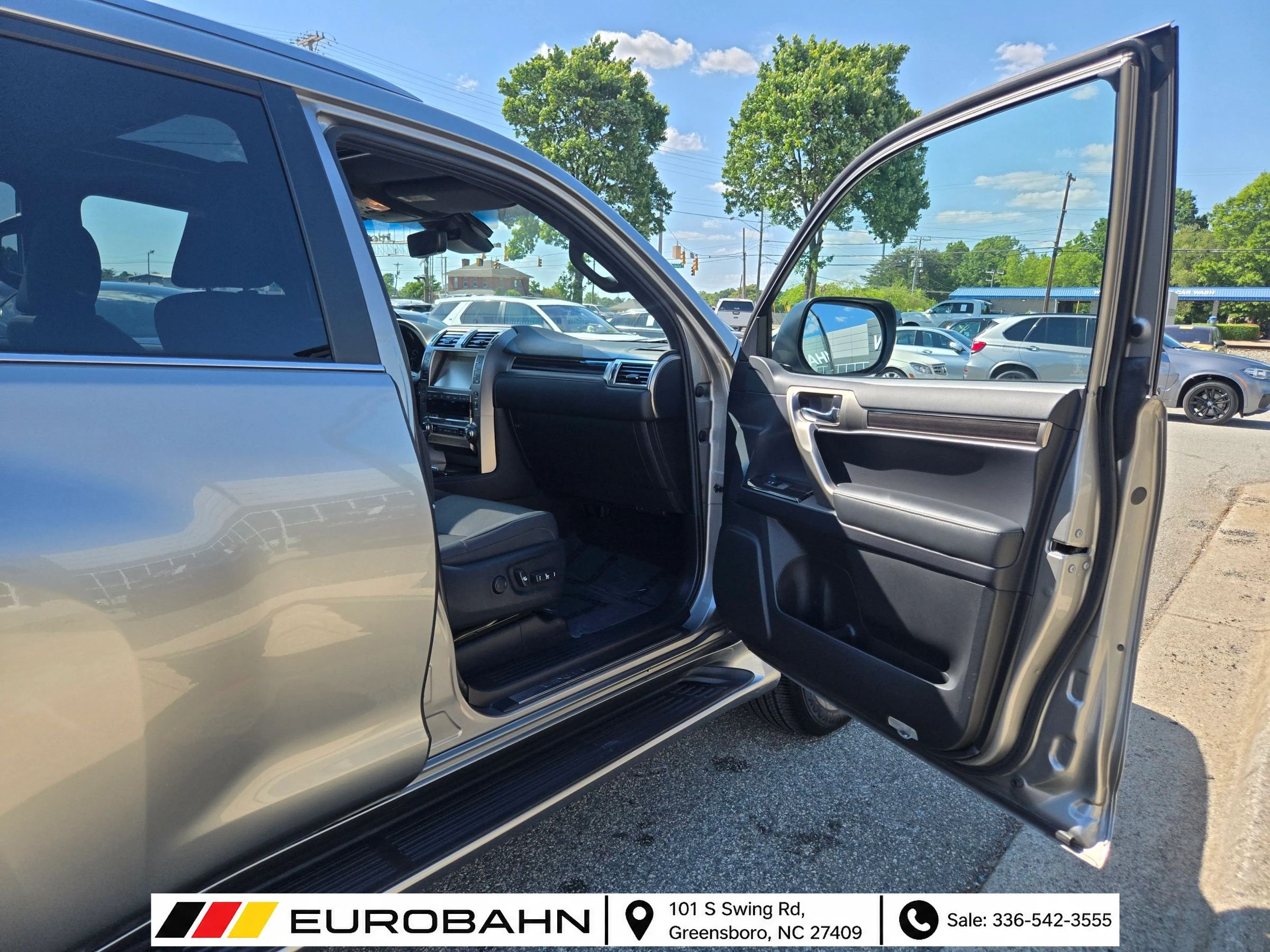 Used 2021 Lexus GX 460 Premium w/ Premium Package AWD/4WD image 22