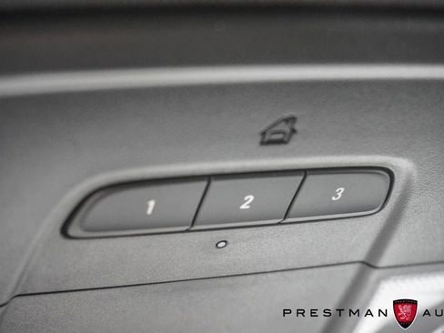 Used 2023 Chevrolet Traverse LT FWD image 32