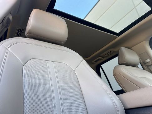 Used 2024 Ford Expedition Limited image 21