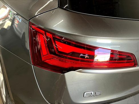 Used 2022 Audi Q5 2.0T Premium Plus w/ Premium Plus Package image 31