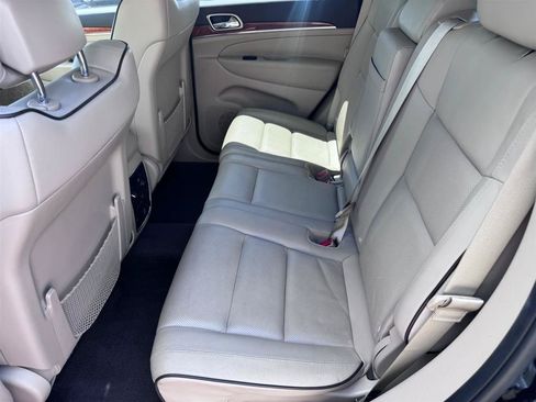 Used 2013 Jeep Grand Cherokee Overland RWD image 43