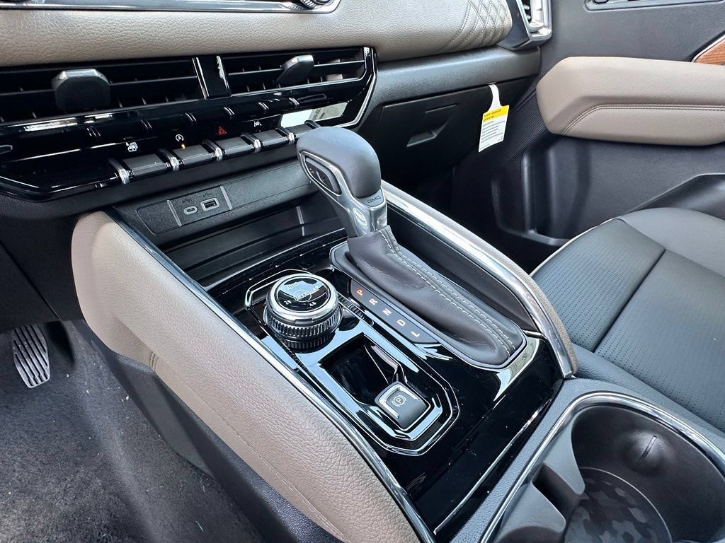 New 2026 GMC Canyon Denali AWD/4WD image 31