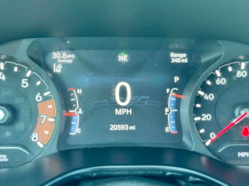 Used 2023 Jeep Compass Latitude w/ Convenience Group AWD/4WD image 9