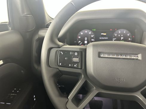 New 2025 Land Rover Defender 110 X-Dynamic SE AWD/4WD image 14