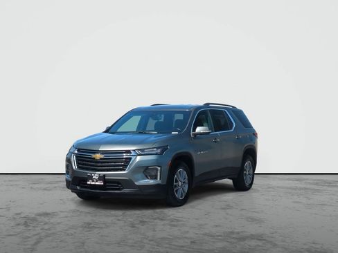 Used 2023 Chevrolet Traverse LT FWD image 4