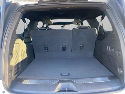 Used 2024 GMC Yukon XL Denali RWD image 35