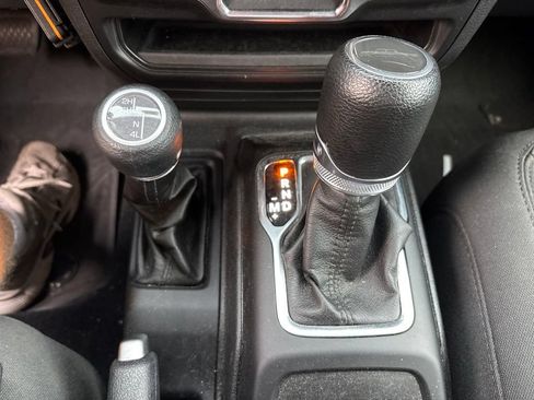 Used 2023 Jeep Gladiator Sport w/ Trailer Tow Package AWD/4WD image 26
