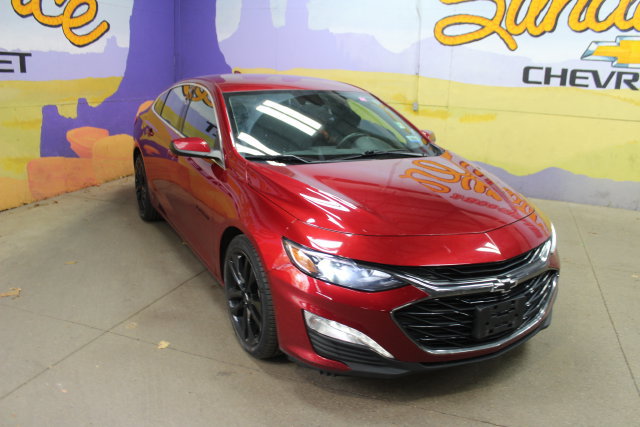 Used 2023 Chevrolet Malibu LT w/ Sport Edition FWD image 2