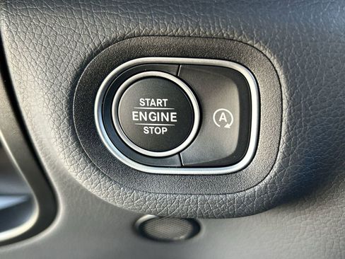 Used 2025 Mercedes-Benz GLE 450 4MATIC Coupe image 17
