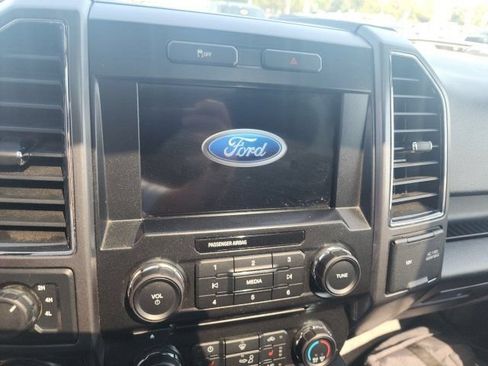 Used 2017 Ford F150 XLT w/ Equipment Group 302A Luxury AWD/4WD image 9