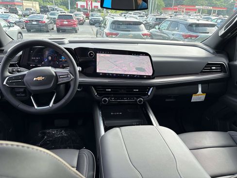 New 2026 Chevrolet Suburban Premier w/ Sun And Tow Package AWD/4WD image 8