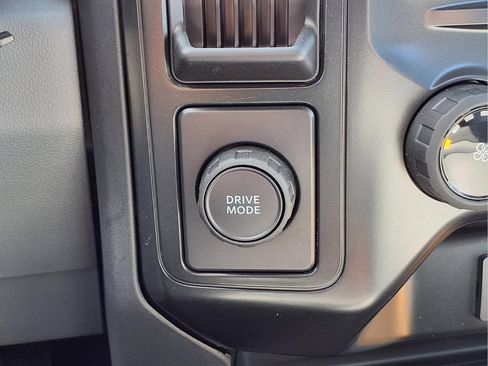 Used 2025 Ford F550 2WD Regular Cab Super Duty image 9