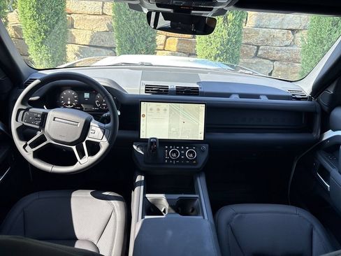 Used 2026 Land Rover Defender 110 X-Dynamic SE AWD/4WD image 12
