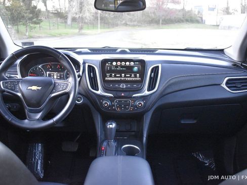 Used 2018 Chevrolet Equinox Premier image 18