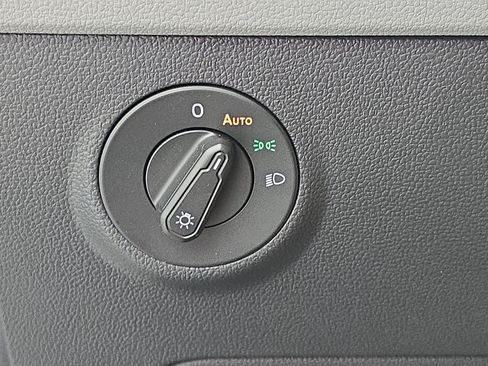 Certified 2023 Volkswagen Taos S FWD image 25