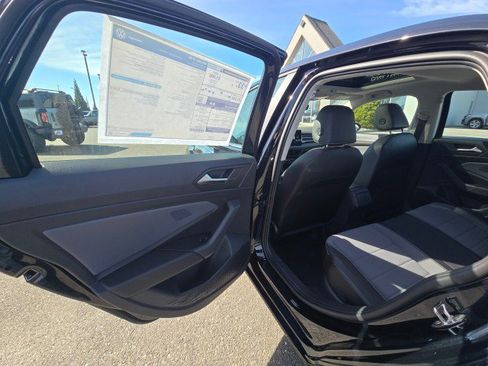 New 2026 Volkswagen Jetta SE FWD image 19