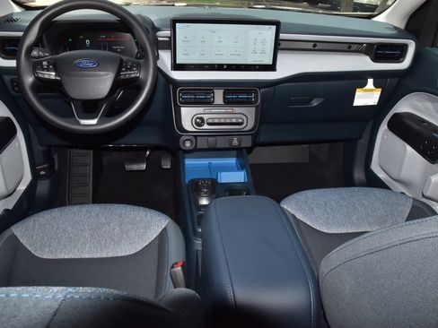 Certified 2026 Ford Maverick XLT FWD image 16