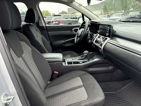 Used 2022 Kia Sorento LX AWD/4WD image 24