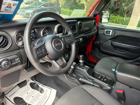 Used 2023 Jeep Gladiator Sport AWD/4WD image 6